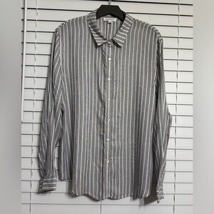 Hester & Orchard button up shirt XL
Excellent condition